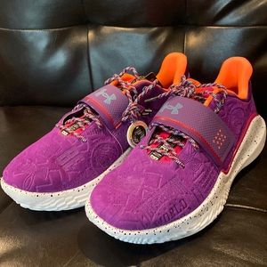 Mens Basketball Shoes size 16